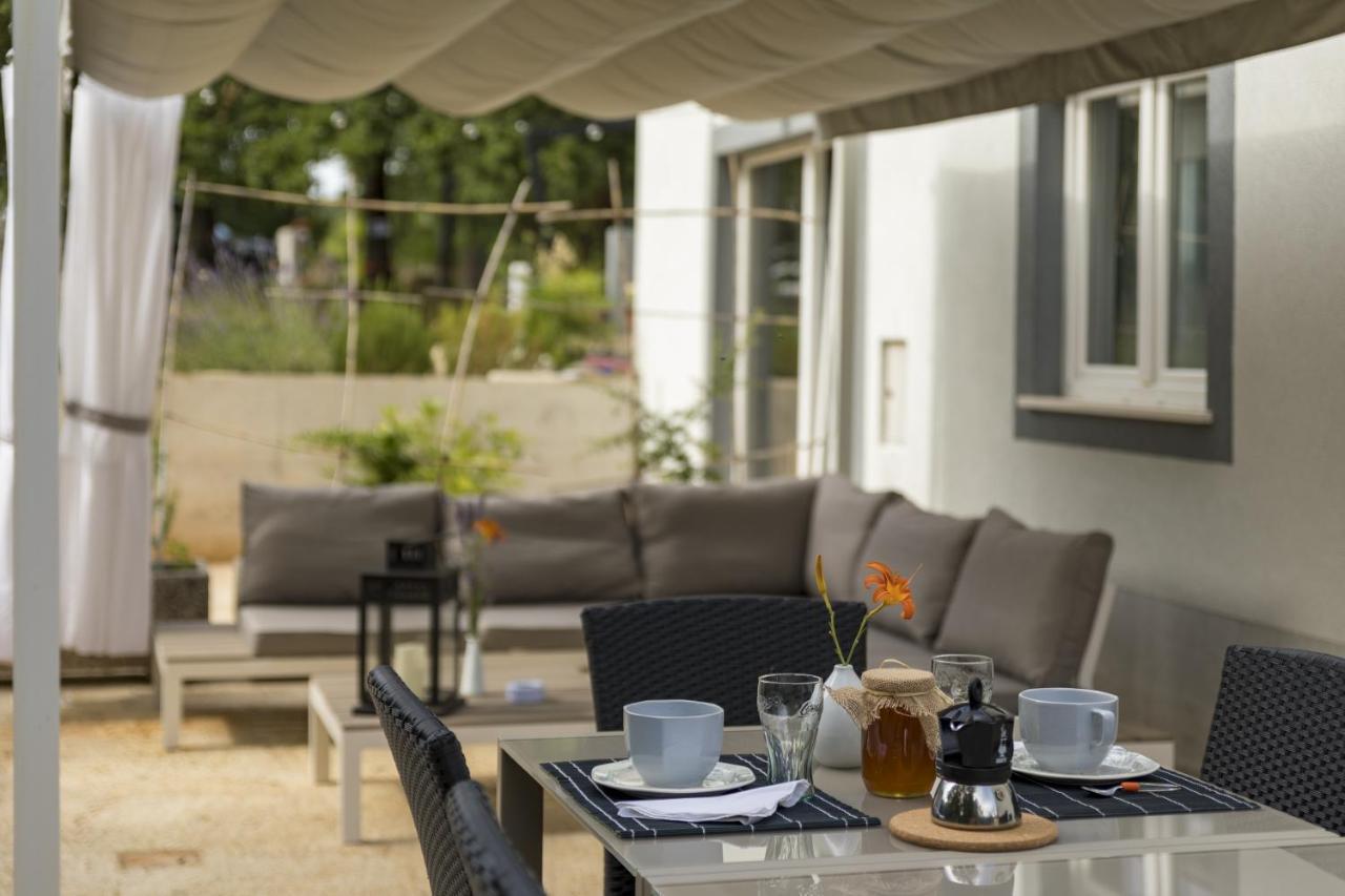 Luxury Villa Cetiri Hrasta Pican Exterior photo
