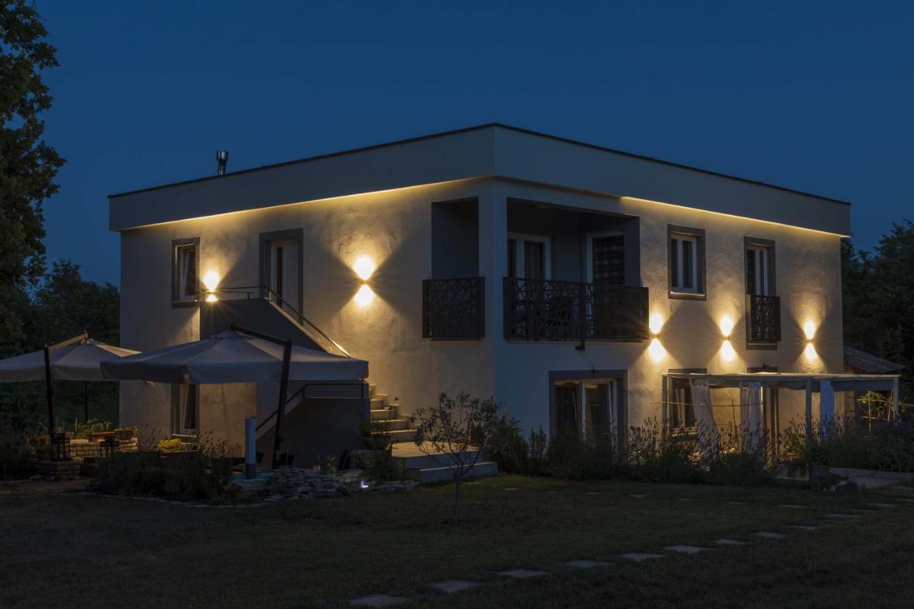 Luxury Villa Cetiri Hrasta Pican Exterior photo