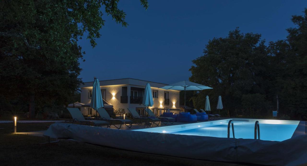 Luxury Villa Cetiri Hrasta Pican Exterior photo